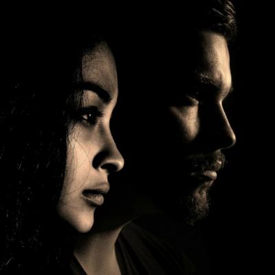 Dragoste la dublu: Top 3 zodii de barbati care iubesc 2 femei 