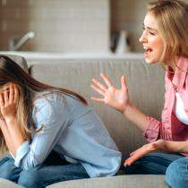 Te-ai săturat să țipi la copilul tău? Sfaturi pentru o comunicare mai eficientă