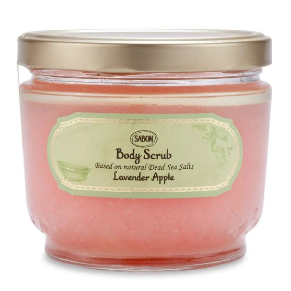 Îmbunătățește-ți ziua cu un duș plin de răsfăț: 20 de produse de îngrijire care nu trebuie să-ți lipsească din baie