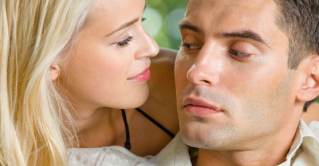 Flirtul: Cand, cum, unde si cu cine?