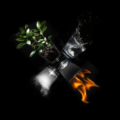 Astrologie: Trasaturile tale in functie de elementele primordiale - Esti apa, aer, foc sau pamant?