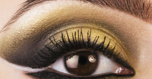 Machiajul ochilor caprui