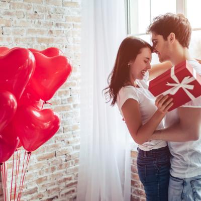Cadouri de Dragobete pentru ea: idei pentru orice buget