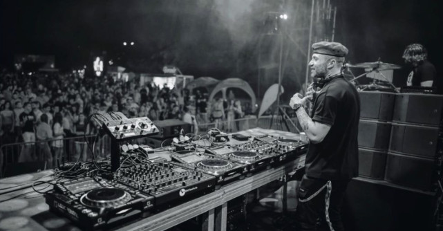 Andrew Dum lansează 'So Good', imnul unei veri pline de petreceri și iubire