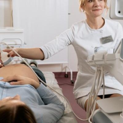 Ghid pentru viitoarele mame: ce analize trebuie să faci înainte de a deveni mamă