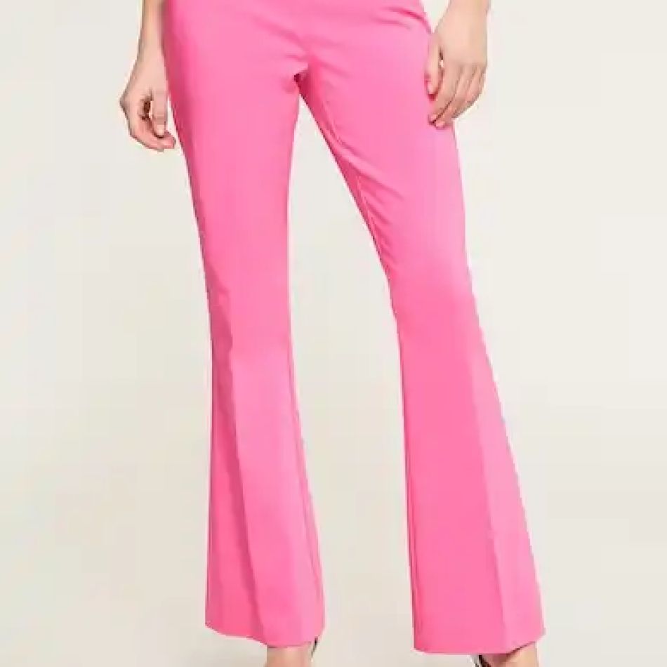 Eleganță și stil la birou: 20 de perechi de pantaloni