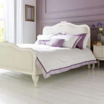 Sfaturi pentru amenajarea unui dormitor feminin