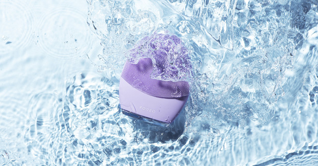  Michelle Monaghan, starul serialului HBO White Lotus, a făcut o “obsesie” pentru LUNA™ 4 de la FOREO