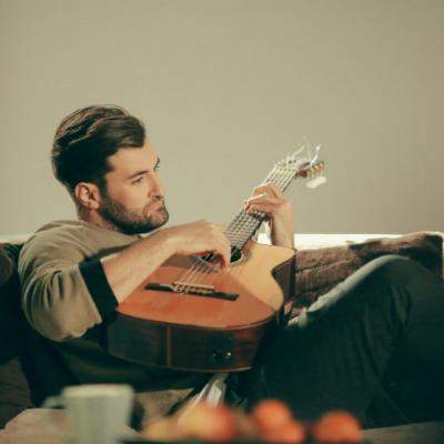 Video Smiley: O inima ce nu a iubit niciodata nu va sti sa scrie sau sa rosteasca cuvinte de dragoste