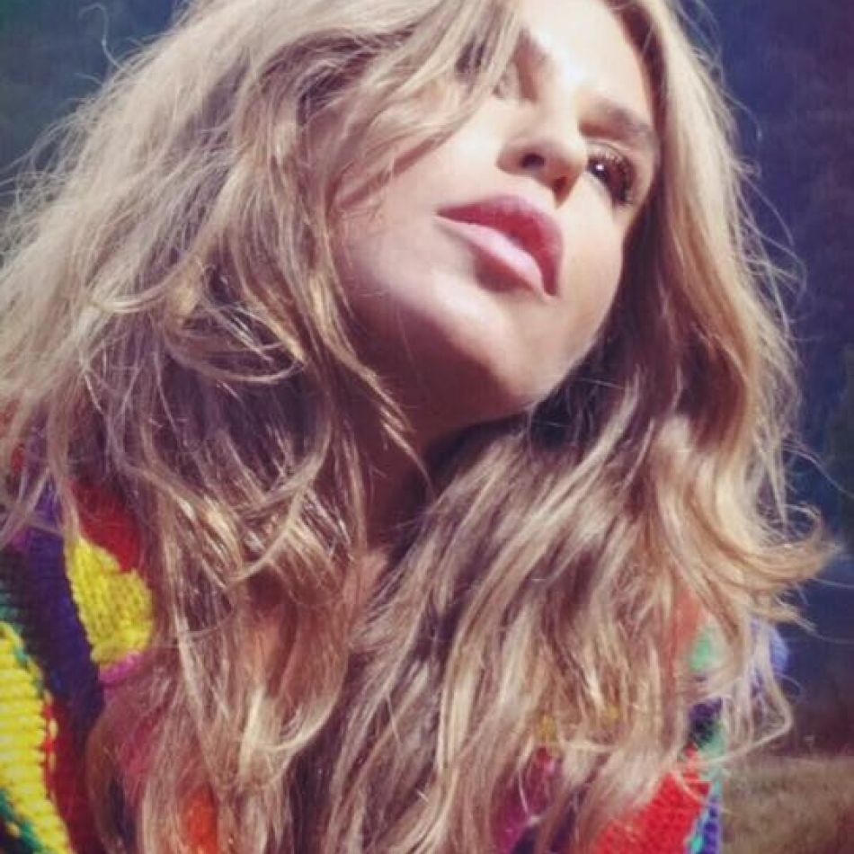 Cine este iubitul misterios al Corinei Bud? După un divorț dureros, artista și-a găsit liniștea în brațele unui om de afaceri