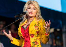 Dolly Parton ar fi căutat în secret o ultimă șansă la vindecare. Artista a mers în Germania pentru un tratament experimental