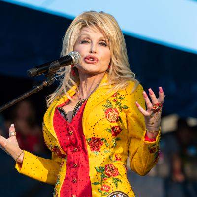 Dolly Parton ar fi căutat în secret o ultimă șansă la vindecare. Artista a mers în Germania pentru un tratament experimental