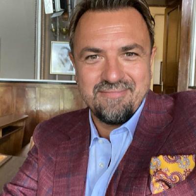 Câți bani trebuie să scoți din buzunar dacă vrei ca Horia Brenciu să îți cânte la nuntă