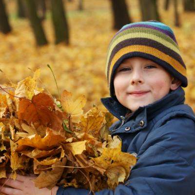 Un baietel a vazut aceasta batranica in parc. Ce a urmat? UIMITOR