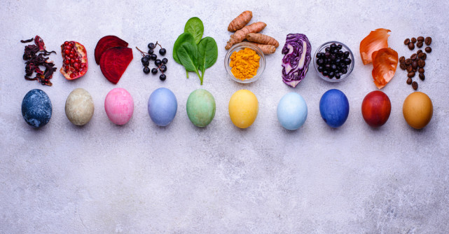 Cum să vopsești ouăle de Paște în mod natural: Tehnici simple și eficiente