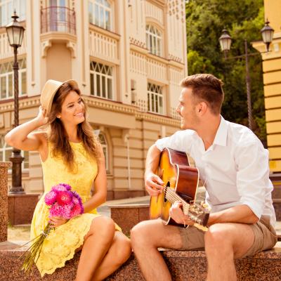 Seri de vară: modele de rochii pentru întâlniri romantice