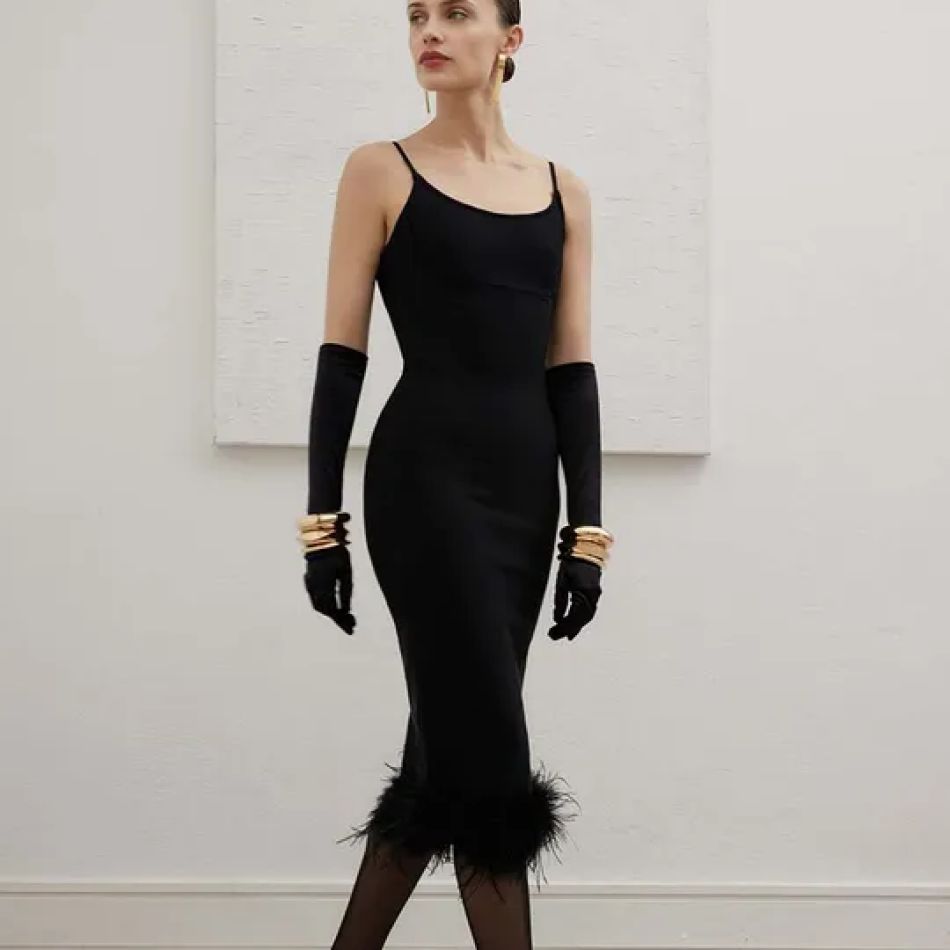 Îmbrăcată în Dragoste: Cele mai elegante rochii pentru Ziua Îndrăgostiților și Dragobete