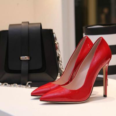 7 piese vestimentare și accesorii în care merită să investești