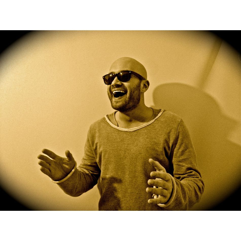 Mihai Bendeac, val de comentarii după ce s-a lăsat pozat în lenjerie intimă: Sunt zile în care mai bine mori...