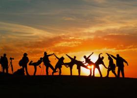 13 lucruri pe care extrovertiții le fac cel mai bine De ce personalitatea extrovertită este o superputere în lumea modernă?