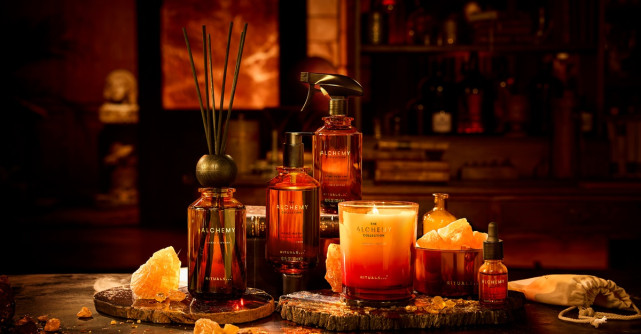 Descoperă The Alchemy Collection, inspirată de vechea practică a alchimiei