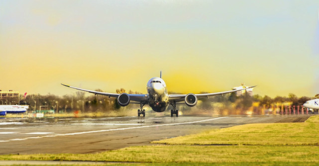 Care este cea mai buna perioada din an cand poti sa cumperi bilete de avion ieftine