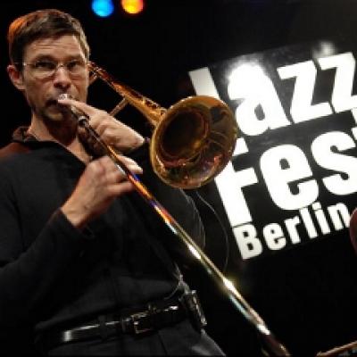 Germanwings, in ritmuri de jazz la Berlin