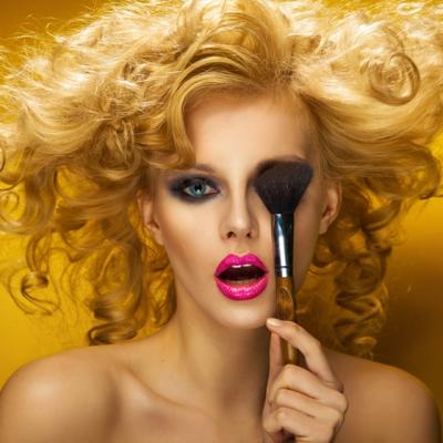 6 Produse de make-up indispensabile pentru mirese