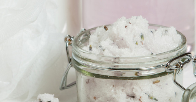 Scrub de zahar pentru piele fina