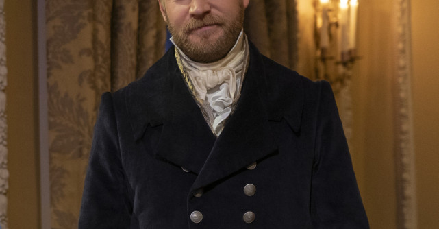 Un actor din Bridgerton și The Crown va fi gazdă a panelurilor la Comic Con România