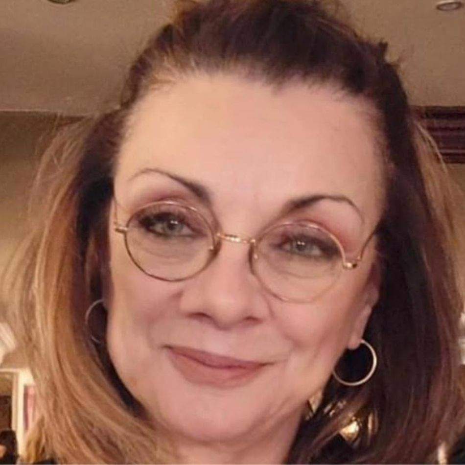 Carmen Tănase revine la teatru după plecarea de la Românii au talent. În ce spectacole poate fi văzută actrița în octombrie