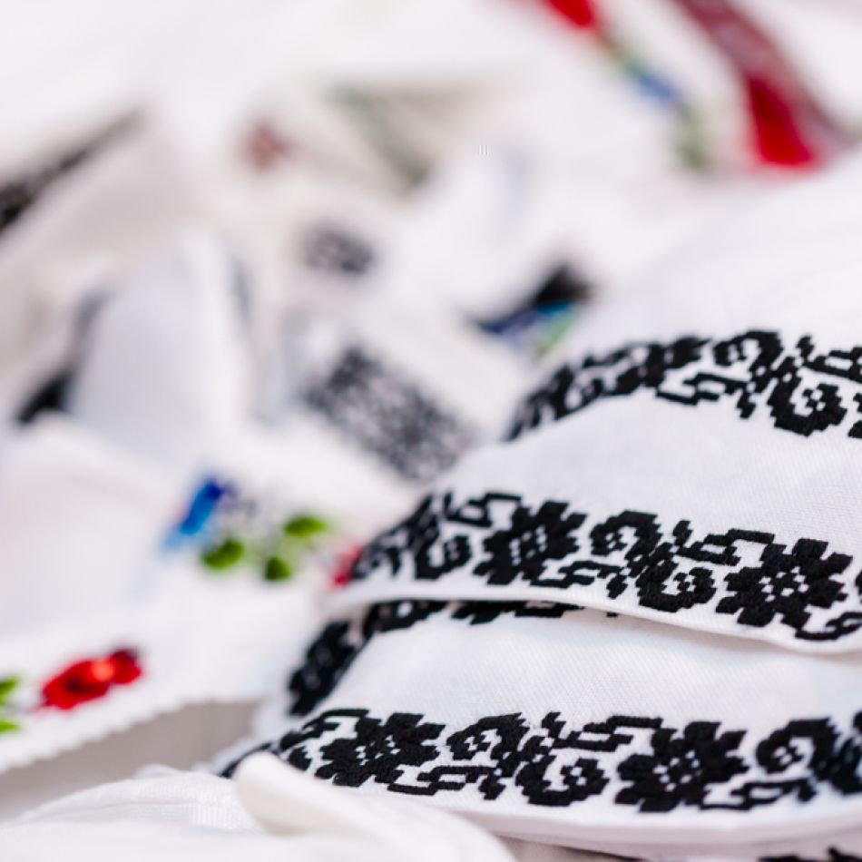 24 iunie: Ziua în care sărbătorim minunata ie românească, simbolul național care a cucerit o lume întreagă