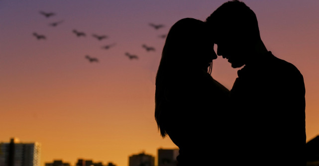 Când cerul deschide poarta inimii: Top 3 zodii care își pot găsi iubirea în săptămâna 1–7 decembrie 2025