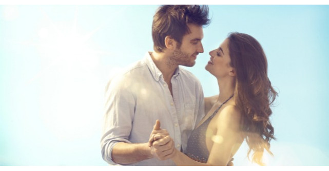 Gesturi pe care un barbat le face doar pentru femeia iubita