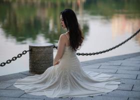 Nu ești nici introvertită, nici extrovertită? S-ar putea să fii... OTROVERTITĂ, o femeie care pur și simplu trăiește altfel.