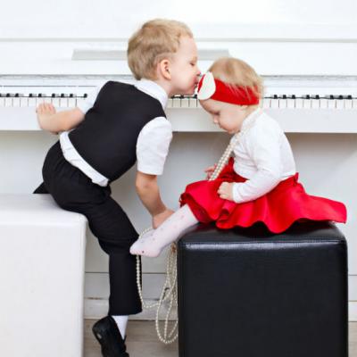 Caz incredibil: Baietel de sase ani, suspendat pentru HARTUIRE SEXUALA! Motivul te va lasa MASCA!