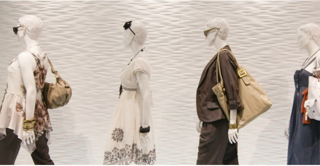 Cămășile Pineberry și accesoriile Laura Olaru la Designers Boutique din București Mall  