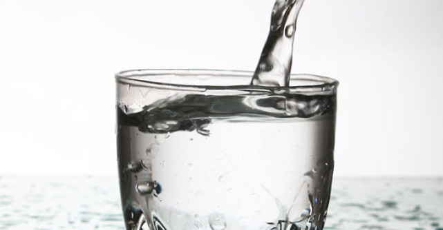 Care este mai sanatoasa? Apa CALDA sau apa RECE?