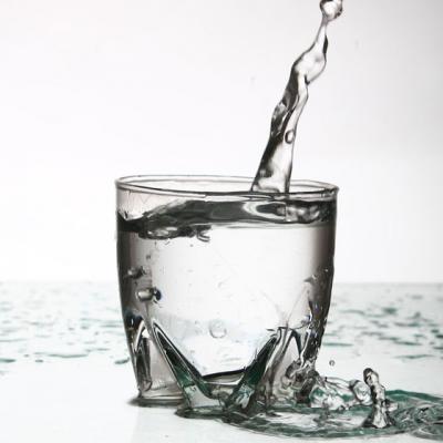 Care este mai sanatoasa? Apa CALDA sau apa RECE?