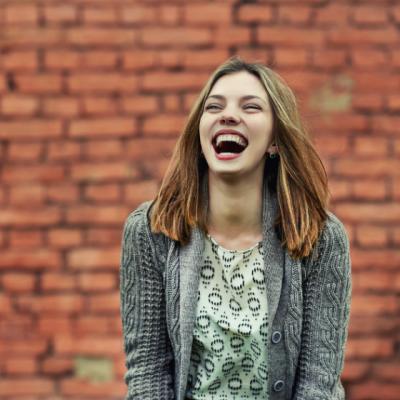 Faci carii des si nu stii de ce? Cele 7 greseli majore, care iti afecteaza grav sanatatea dintilor