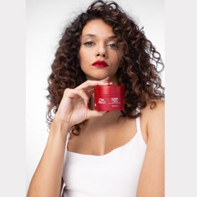 Cum să stilizezi părul creț? Ține cont de elementele de bază și bucură-te de rezultatul dorit!