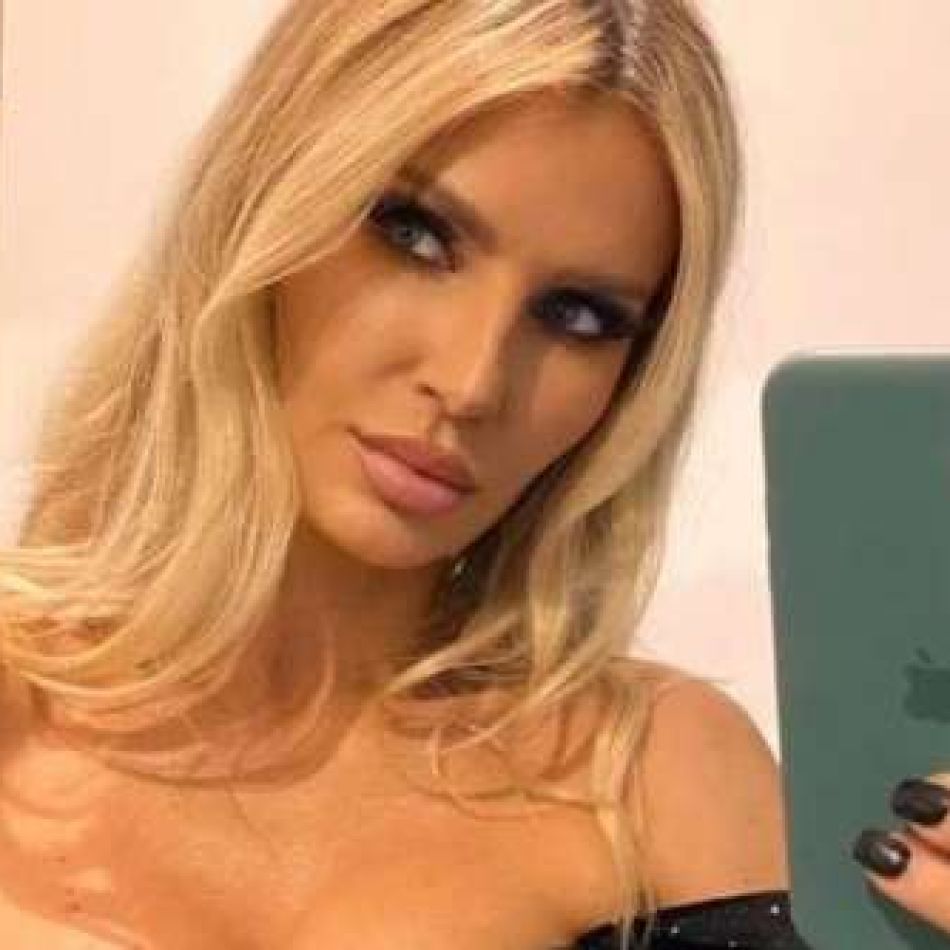 Val de critici după ce Andreea Bănică a postat o fotografie cu o actriță celebră! Ce i-a deranjat pe internauți?