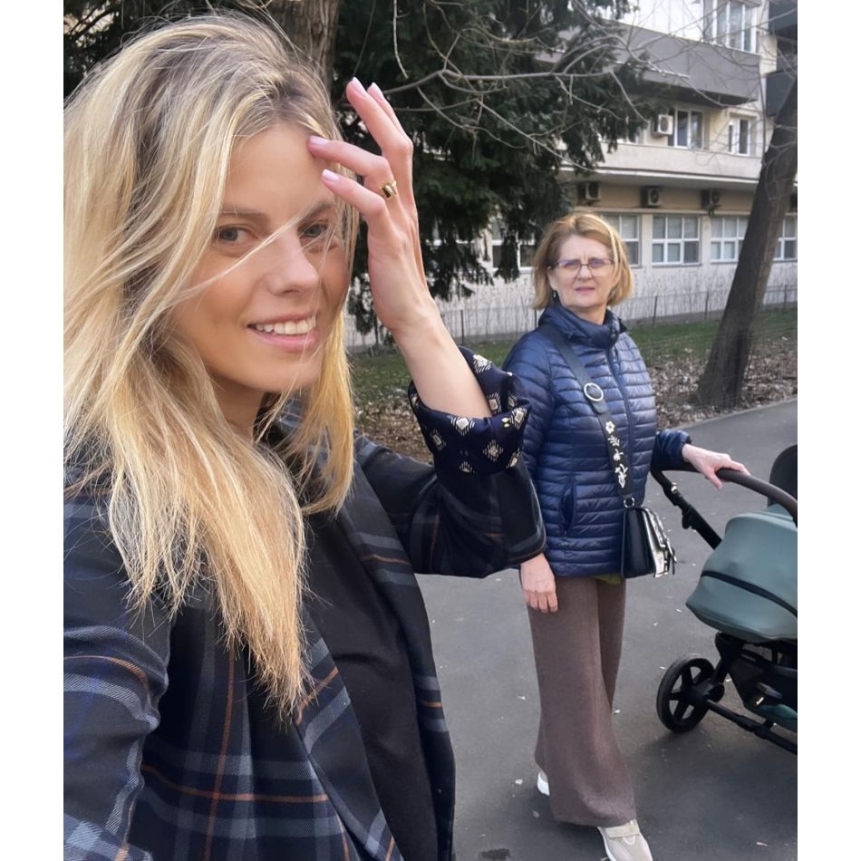 Roxana Hulpe și-a botezat fetița la biserica unde slujește tatăl ei. Cosmin Stan a fost nașul de botez al micuței