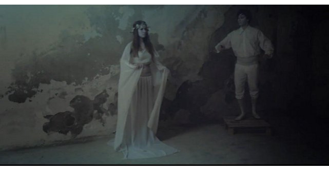 Video: Smiley opreste timpul pentru 10 minute in cel mai frumos videoclip