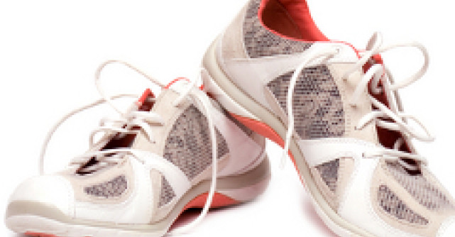 Kim Kardashian face reclama la adidasi