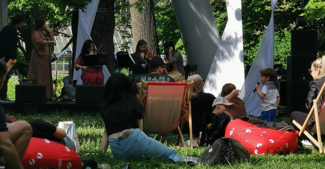 Lecția de mindfulness de la un festival din weekend