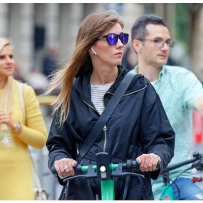 Purtarea ochelarilor de soare în stilul unei dive: 11 sfaturi de stil pentru fiecare dispoziție