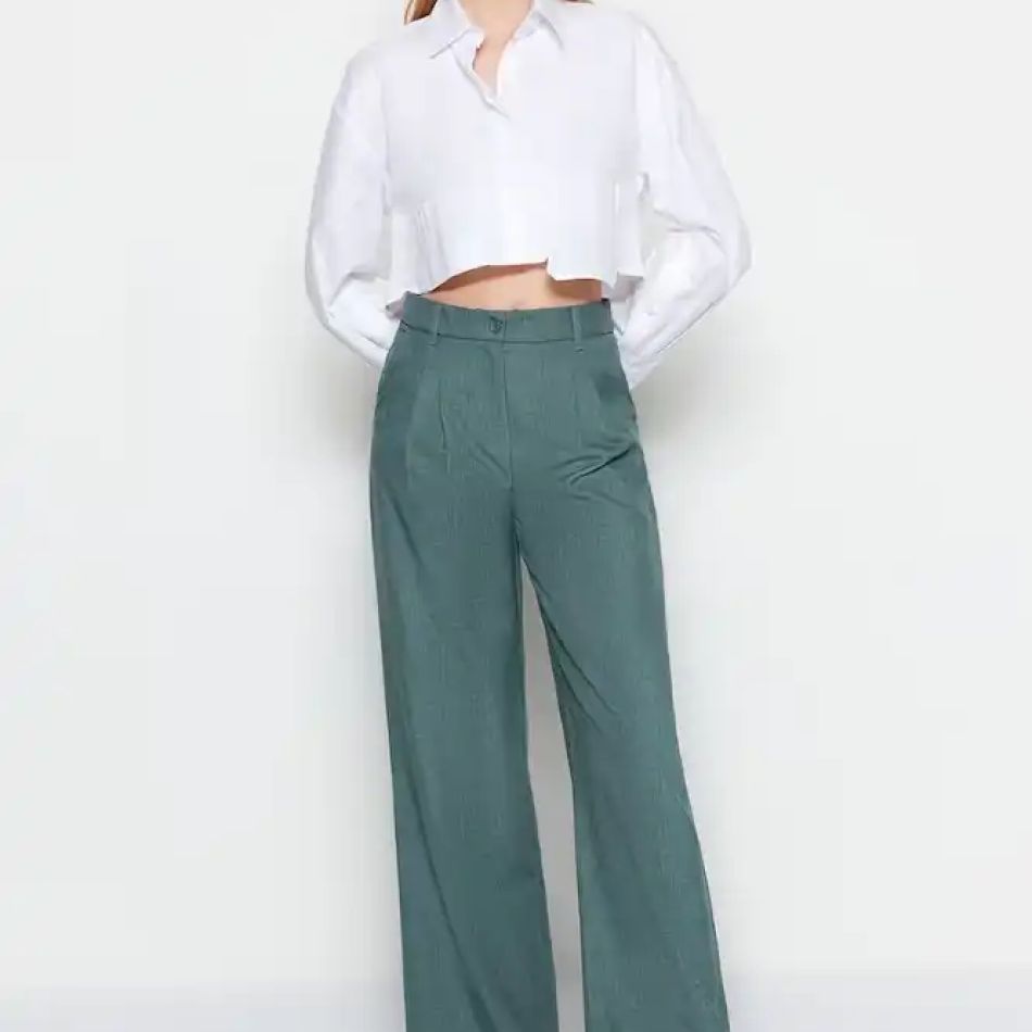 Talia înaltă revine: 20 de perechi de pantaloni pentru 2024 