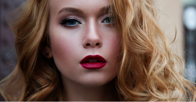 Ce rujuri să porți de Revelion și la ce ținută se potrivesc ele?