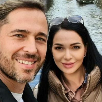 Cum au reușit să treacă Deea și Dinu Maxer peste momentele dificile? Ce își reproșează atistul după 14 ani de căsnicie?